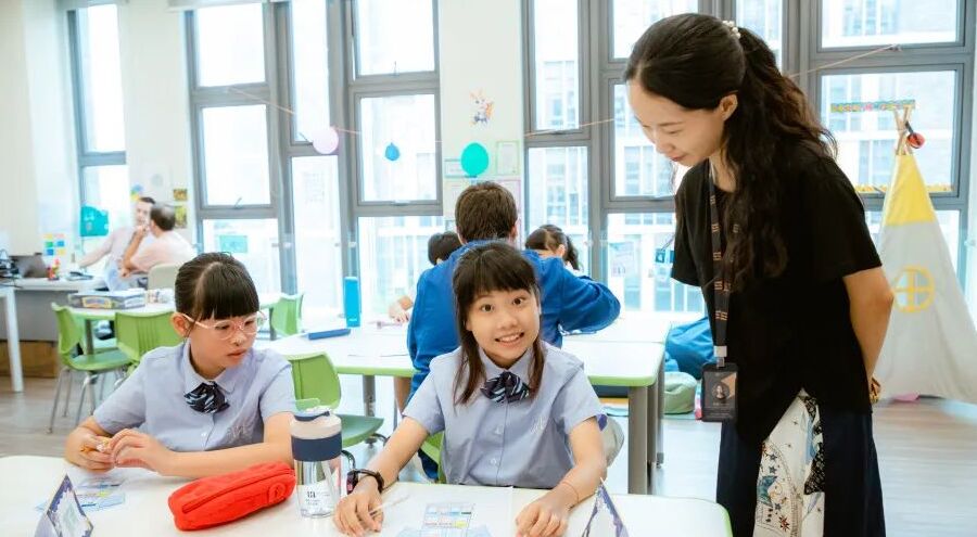 爱莎开学第一天 | 整装待发 扬帆起航